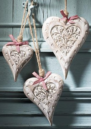 WOODEN CARVED HEART