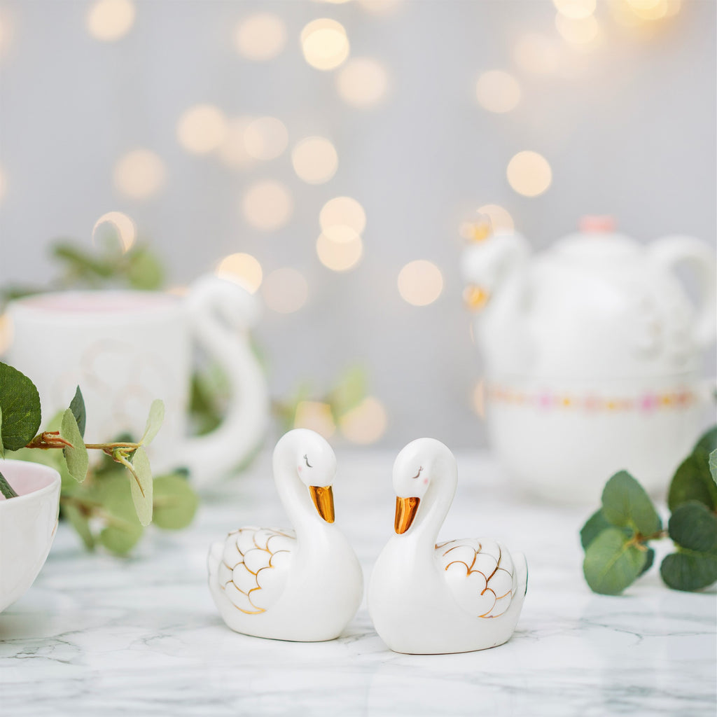 SWAN SALT & PEPPER SHAKER SET