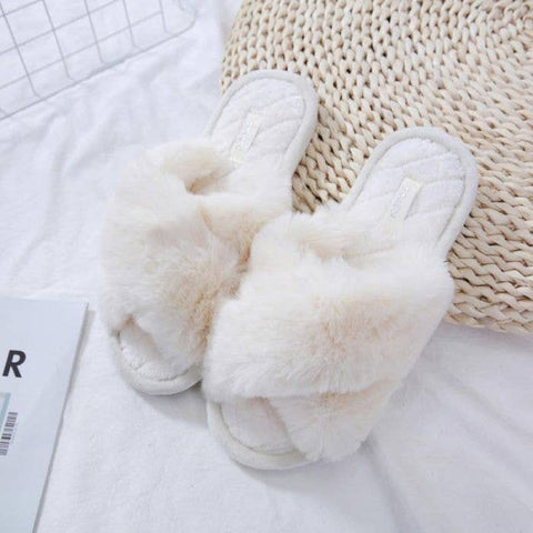 CRISS CROSS FLUFFY SLIPPERS IN CREAM, SIZE 40-41