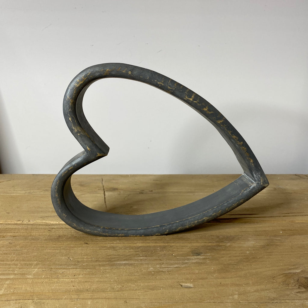 DISTRESSED GREY HEART SHAPED PLAQUE